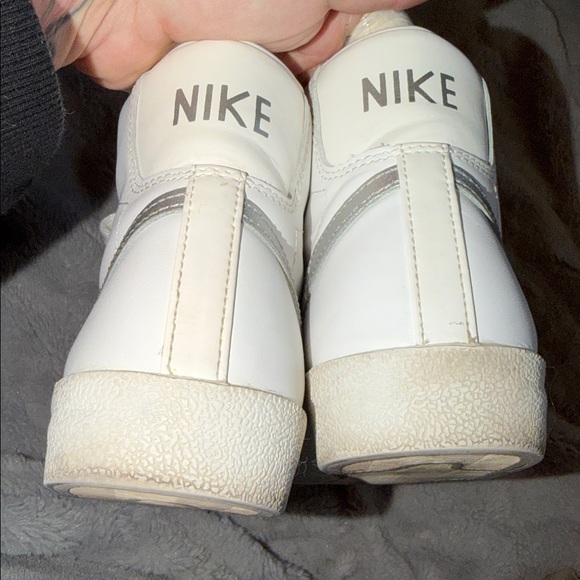Nike Wmns Blazer Mid '77 'White Silver Metallic' - Picture 7 of 16